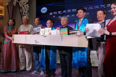 隆回民俗攝影家老后榮獲攝影藝術(shù)終身成就獎(jiǎng)